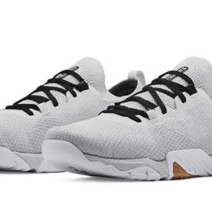 Under Armour TriBase Reign 3 performance Cross Training Casual size 10.5 USA NWT